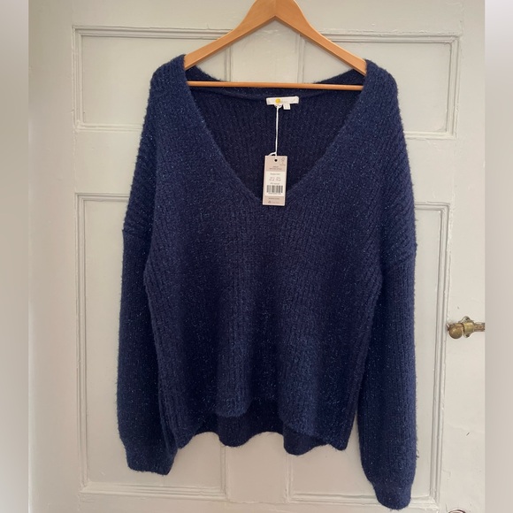 NWT! Boden Chunky Fluffy V-Neck Wool & Alpaca-Blend Sweater, Size 8 - Picture 2 of 7